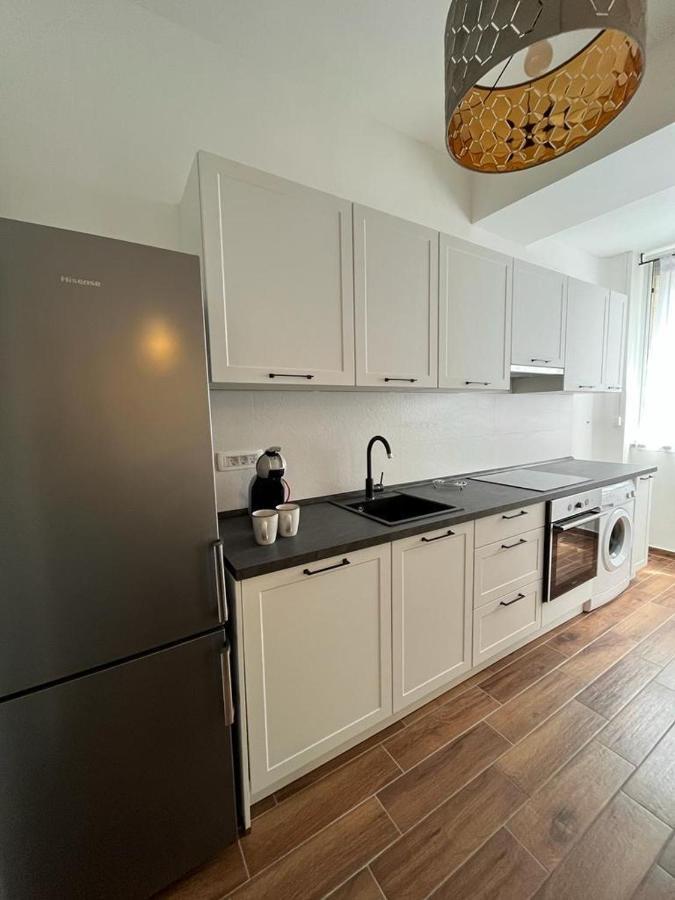 Ferienwohnung Lux Apartmans Pula Exterior foto