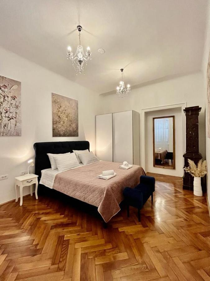 Ferienwohnung Lux Apartmans Pula Exterior foto