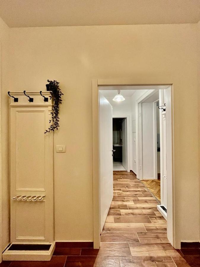 Ferienwohnung Lux Apartmans Pula Exterior foto