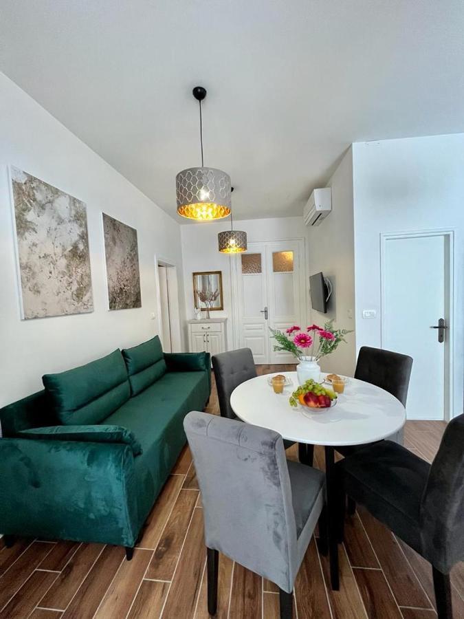 Ferienwohnung Lux Apartmans Pula Exterior foto